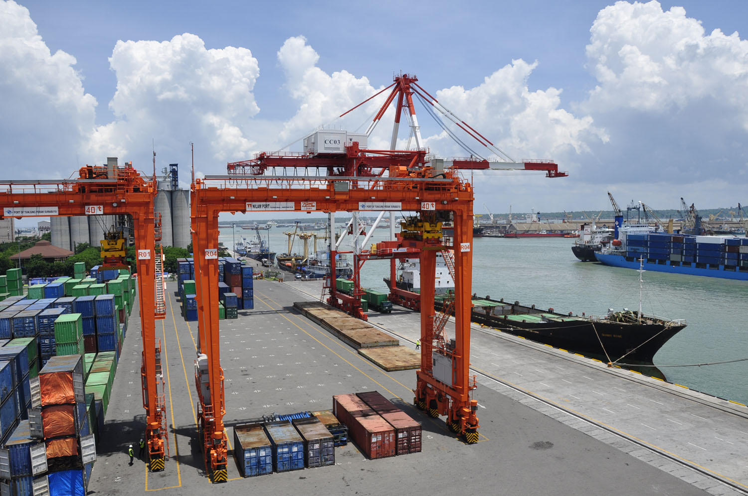 Pelabuhan Tanjung Perak Surabaya