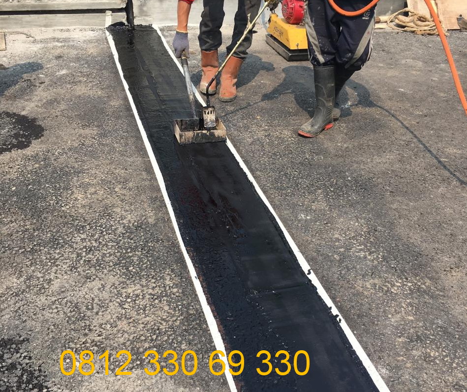 pekerjaan pemasangan asphaltic plug joint jembatan
